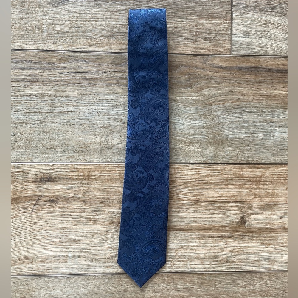 Geoffrey Beene Men’s Neck Tie Floral/Paisley Blue
